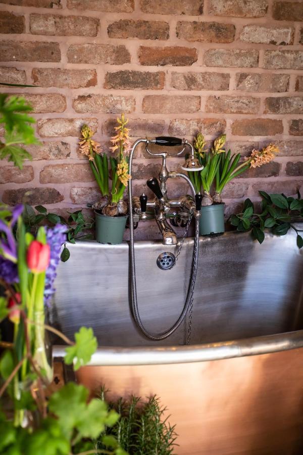 The Walled Garden At Cheshire Boutique Bathhouse Nantwich Exterior foto