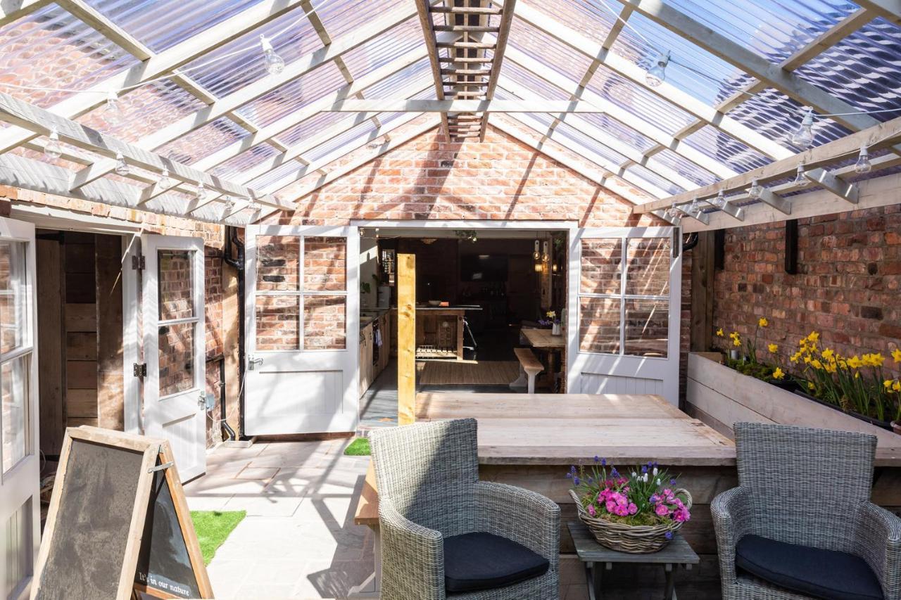 The Walled Garden At Cheshire Boutique Bathhouse Nantwich Exterior foto