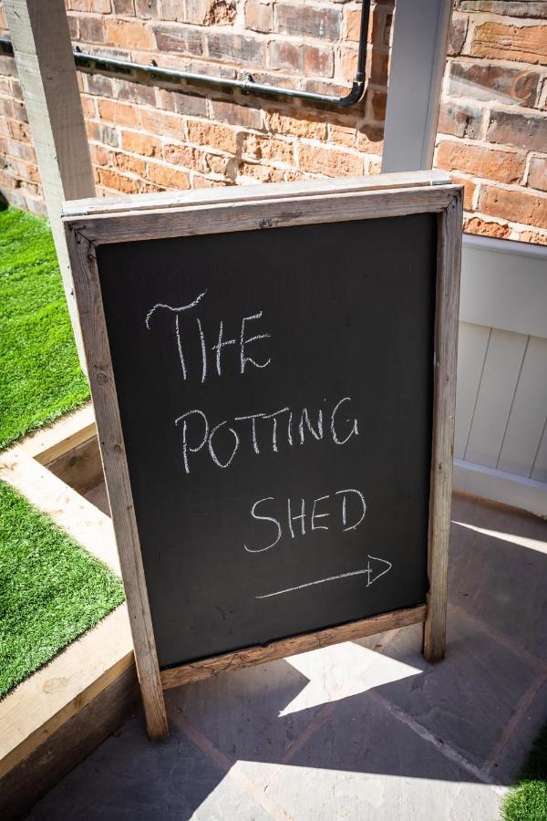 The Walled Garden At Cheshire Boutique Bathhouse Nantwich Exterior foto